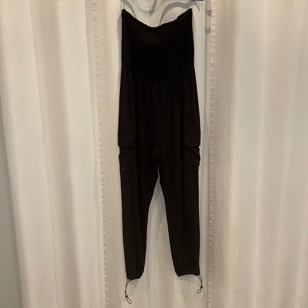 Sleek Black Strapless Jumpsuit with Tapered Legs